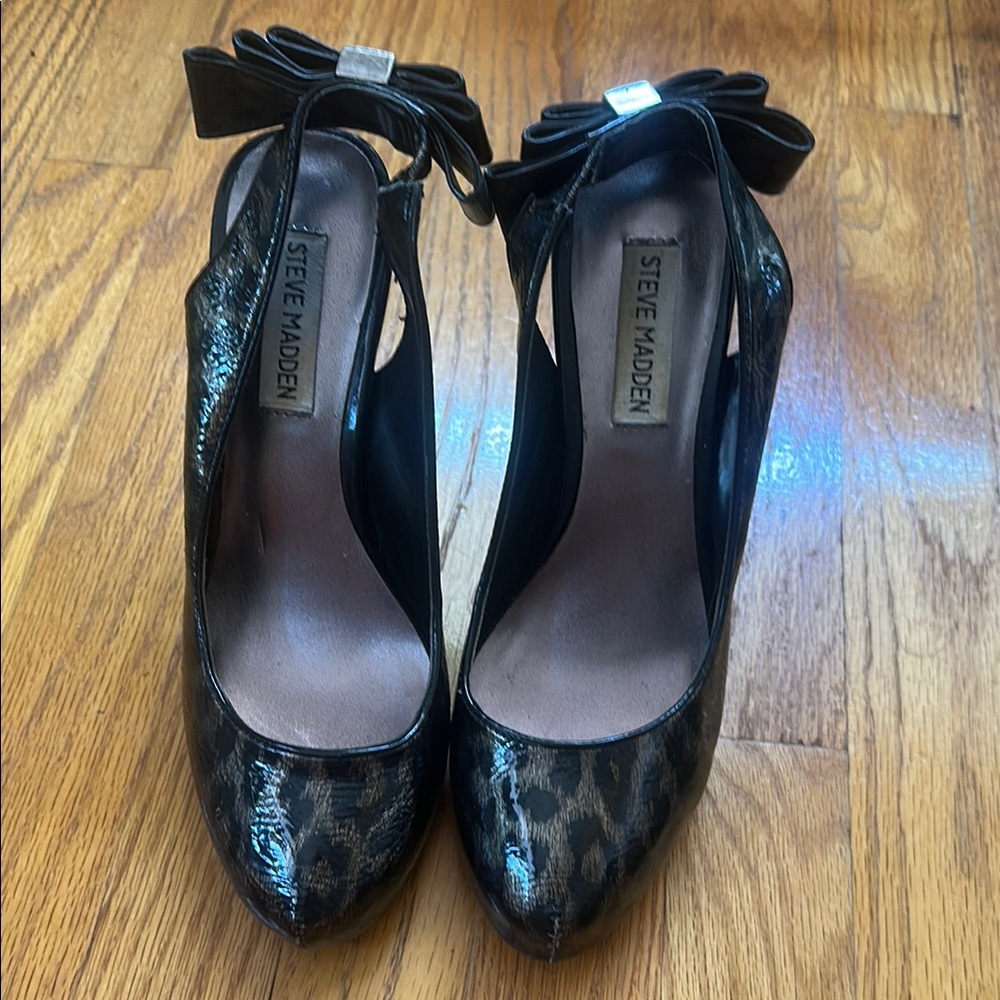 Steve Madden Black Heels with Elegant Bow worn but in good condition